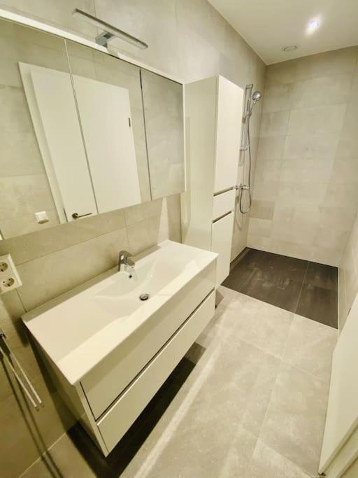 New 3 Bedrooms In Center With Terrace & Parking -142-92