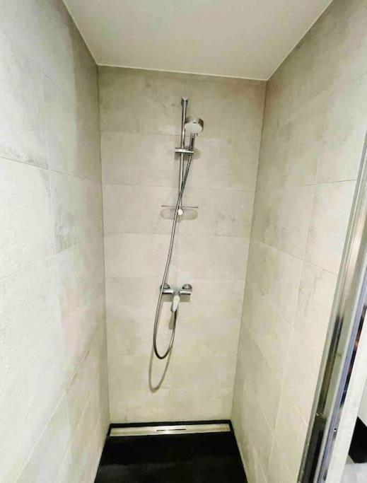 New 3 Bedrooms In Center With Terrace & Parking -142-92 Appartement Luxemburg